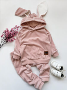 Różowy uszy zajączka