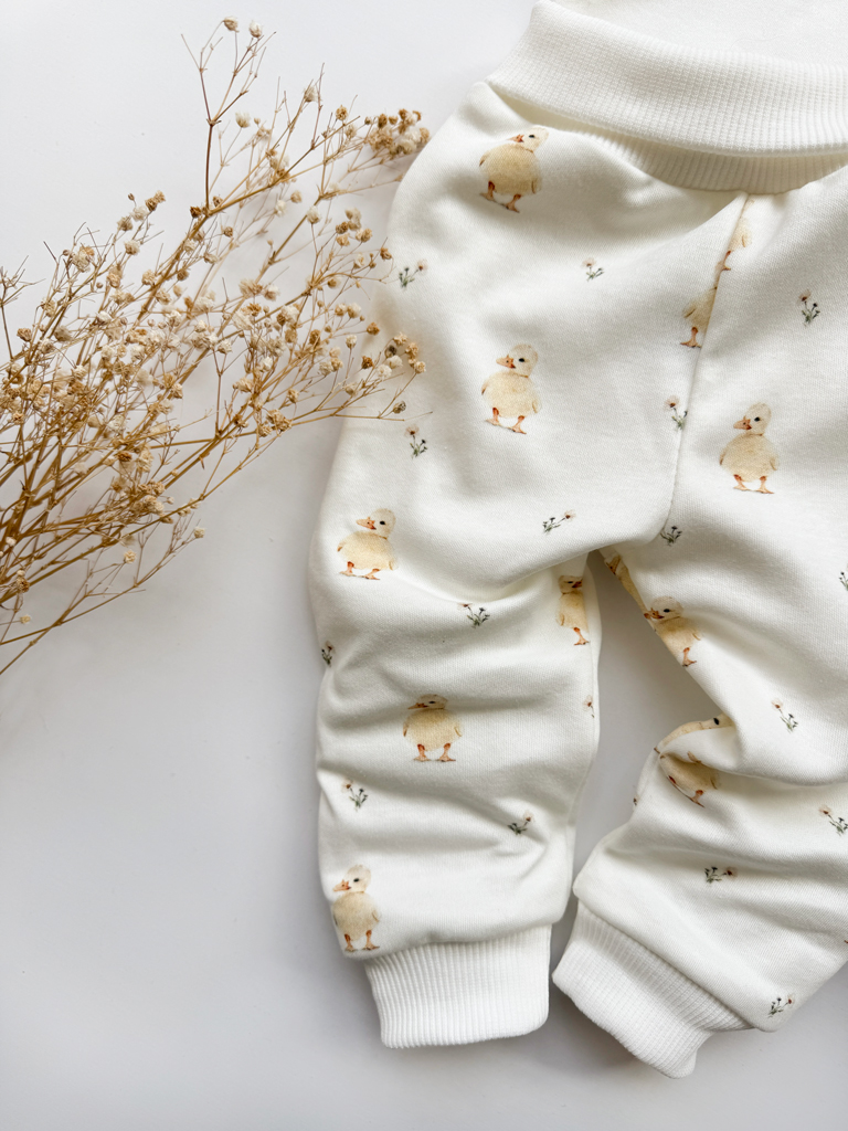 Spodnie niemowlęce kurczaczki