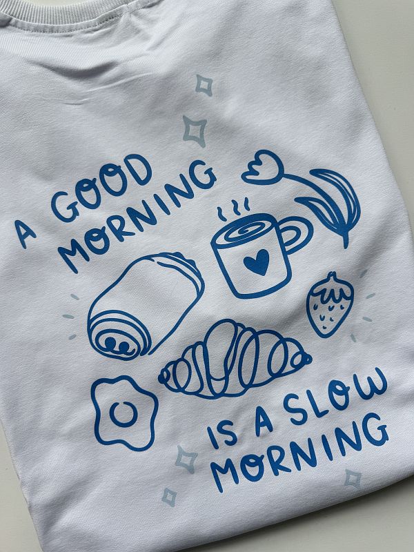 Koszulka damska biała a good morning is a slow morning rozmiar oversize