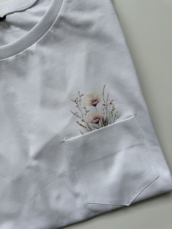Koszulka damska biała kwiaty w kieszonce rozmiar L