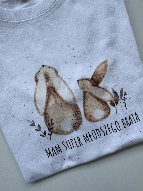 Koszulka biała z krótkim rękawem mam super młodszego brata rozmiar 140