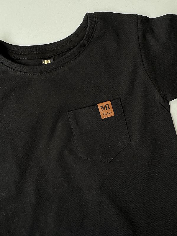 Koszulka czarna z krótkim rękawem kieszonka mini rozmiar 110