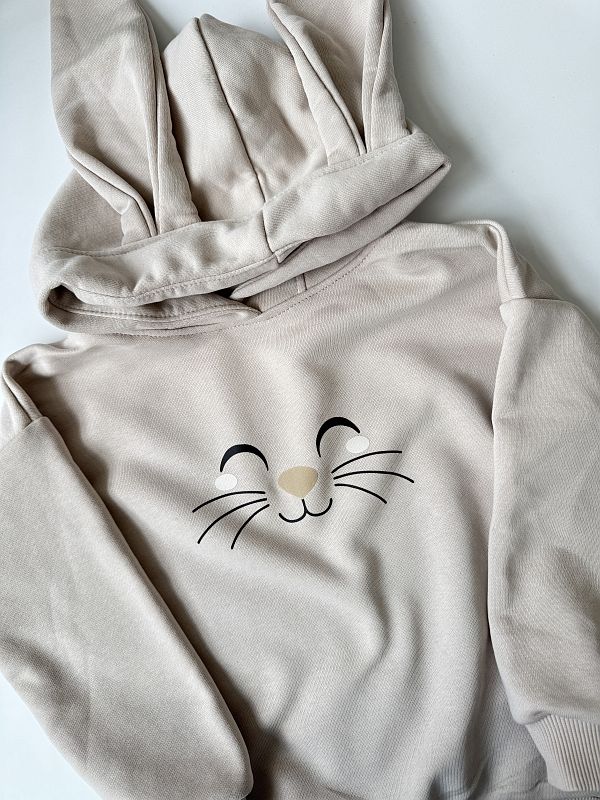 Bluza z kapturem z uszkami zajączka z nadrukiem buzi zajączka rozmiar 110