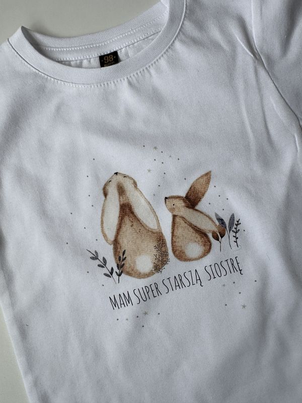 Koszulka biała z krótkim rękawem mam super starszą siostrę rozmiar 98