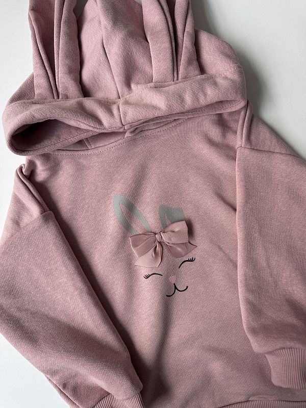 Bluza różowa z kapturem z uszkami zajączka z nadrukiem buzi zajączka rozmiar 98
