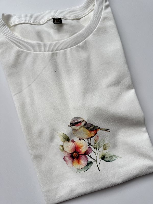 Koszulka damska ecru ptaszek na kwiatku rozmiar M