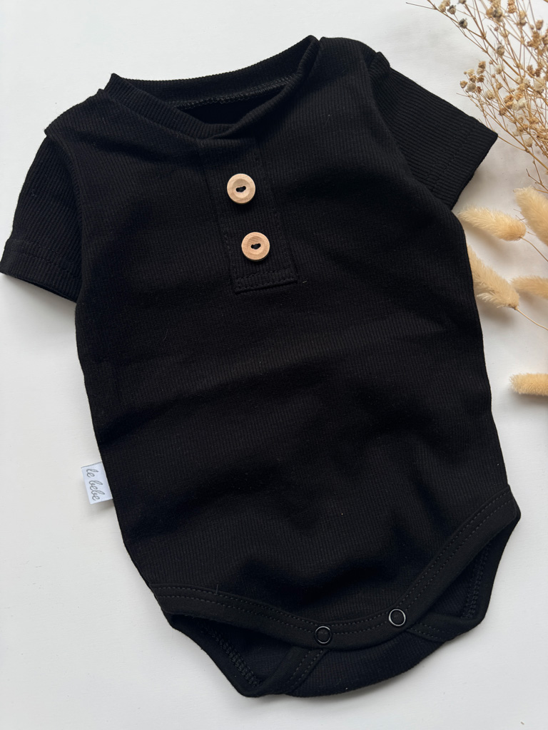 Prążkowane body niemowlęce z krótkim rękawem czarne rozmiar 86
