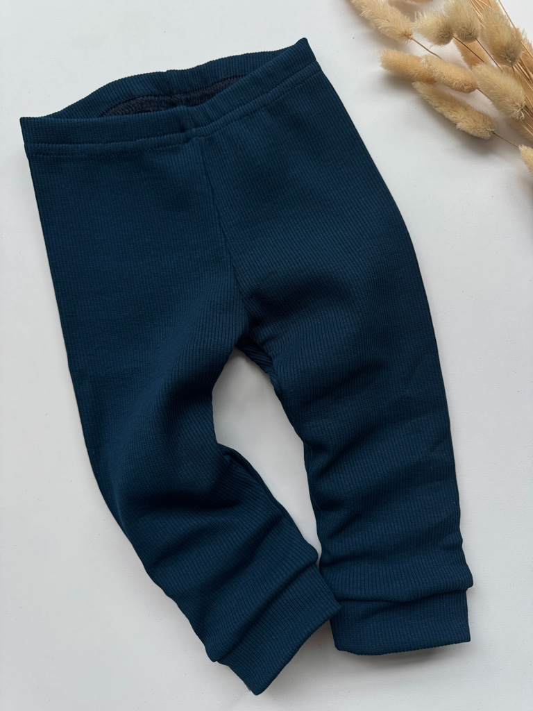 Prążkowane spodnie granatowe rozmiar 74