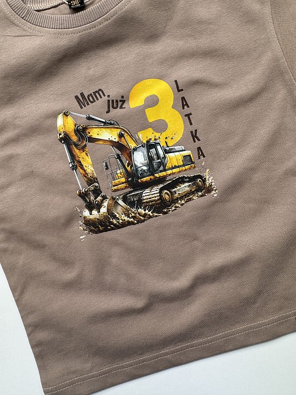 Koszulka kawowa z krótkim rękawem koparka mam 3 latka rozmiar 98