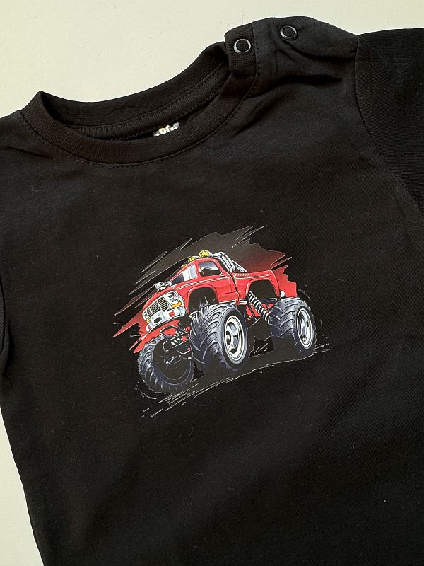 Koszulka czarna z krótkim rękawem auto rozmiar 80