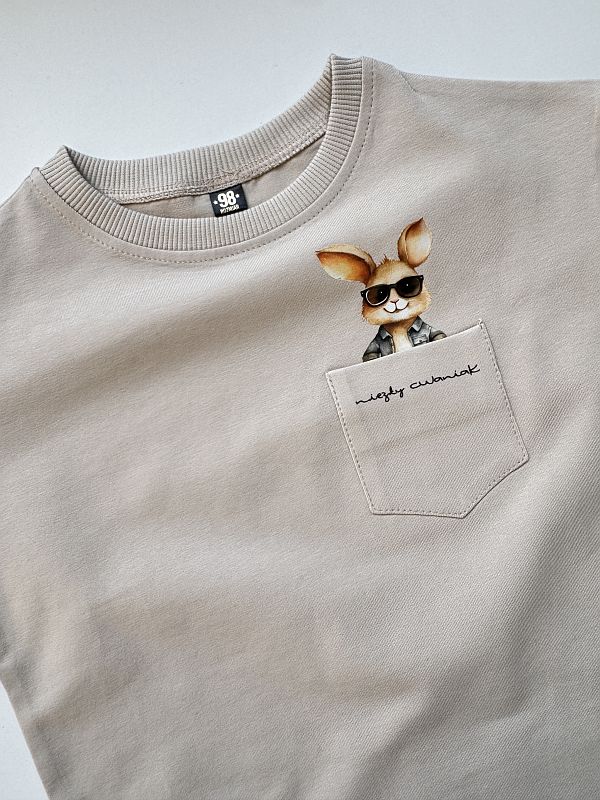 Koszulka beżowa z krótkim rękawem królik w kieszonce rozmiar 98