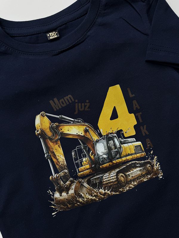 Koszulka granatowa z krótkim rękawem dzwig mam juz 4 latka rozmiar 110