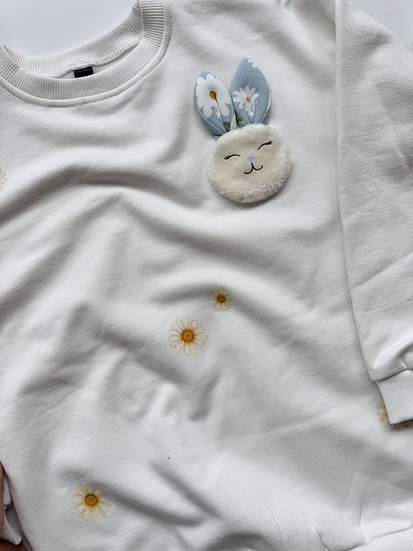 Bluza ecru buzia królika i stokrotki rozmiar 128