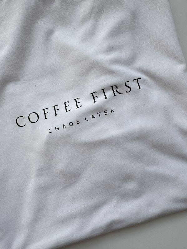 Koszulka damska biała coffee first rozmiar Oversize long