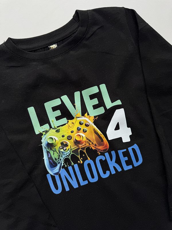 Koszulka czarna z długim rękawem level 4 unlockted rozmiar 110