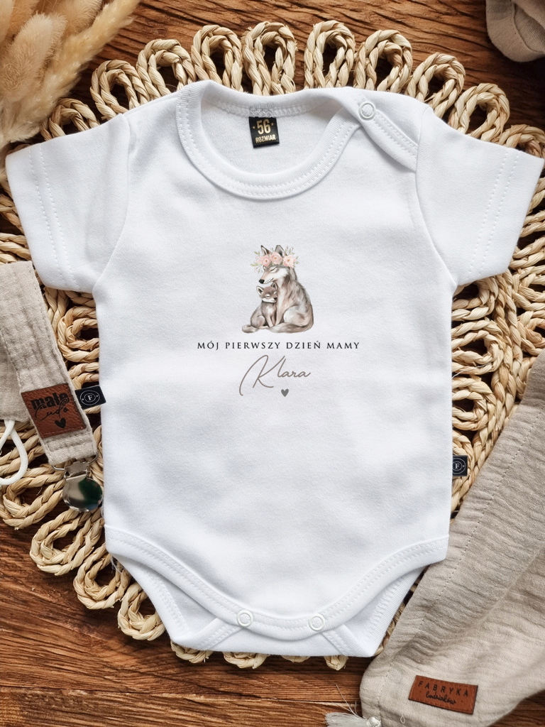 Body niemowlęce pierwszy dzień mamy wilki