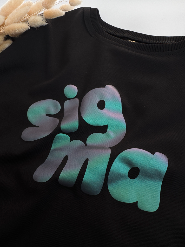 Czarna koszulka dziecięca oversize z nadrukiem sigma