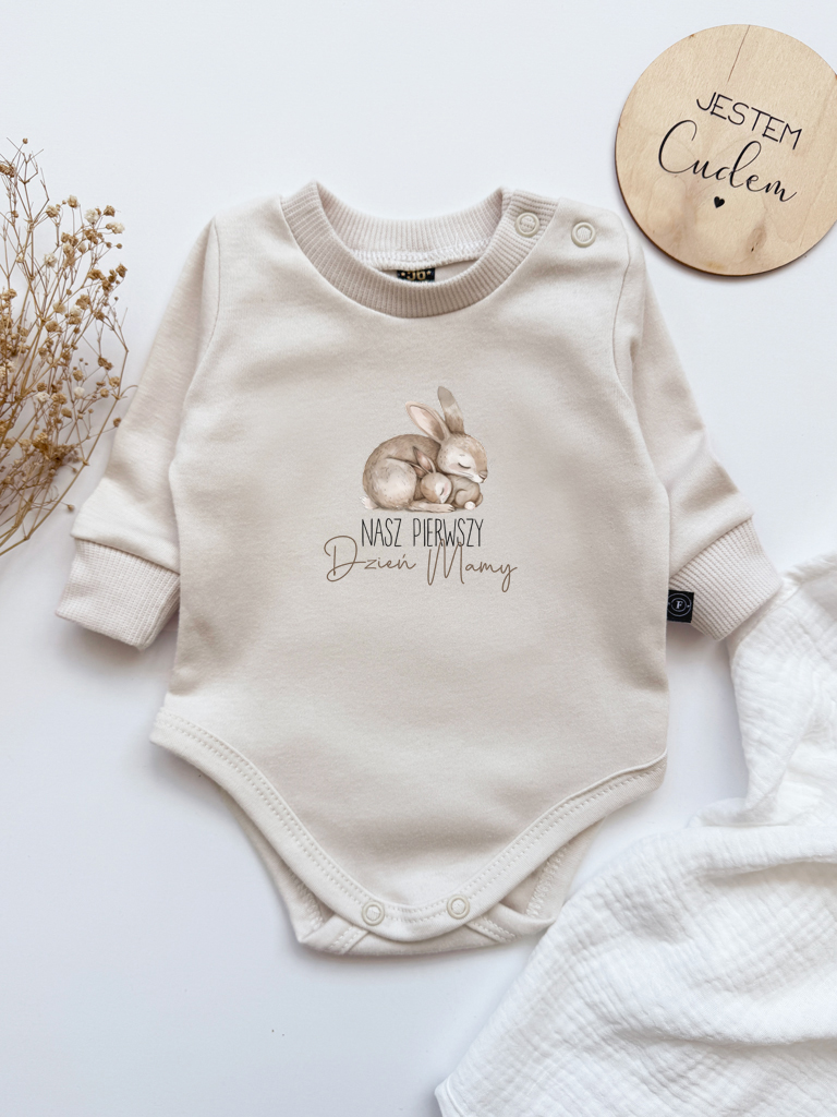 Body niemowlęce pierwszy dzień mamy króliczki