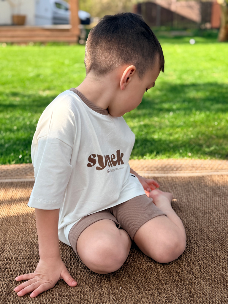 Komplet dziecięcy z nadrukiem synek/córka (koszulka + kolarki kawowe)