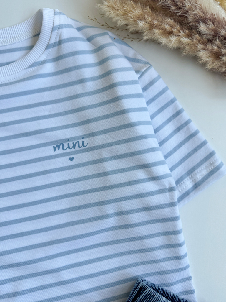 Koszulka dziecięca oversize w paski z nadrukiem mini