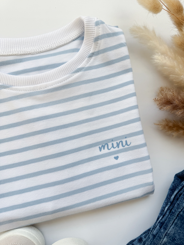 Koszulka dziecięca oversize w paski z nadrukiem mini