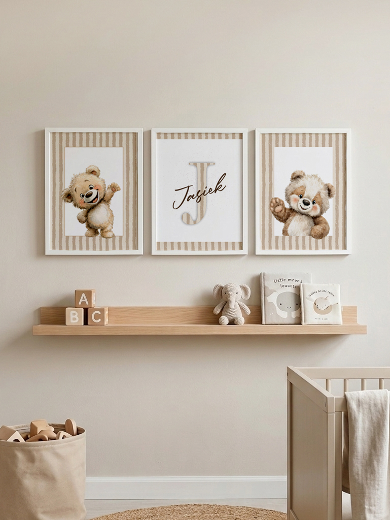 Zestaw 3 plakatów w ramkach inicjał z misiami