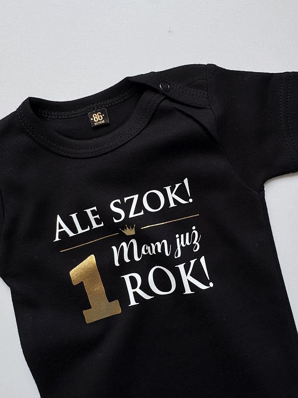 Body czarne z krótkim rękawem ale szok mam już rok rozmiar 86