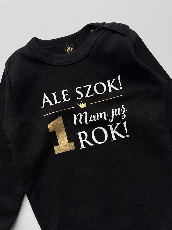 Body czarne z długim rękawem ale szok mam już rok rozmiar 80