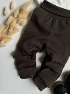 Brązowy