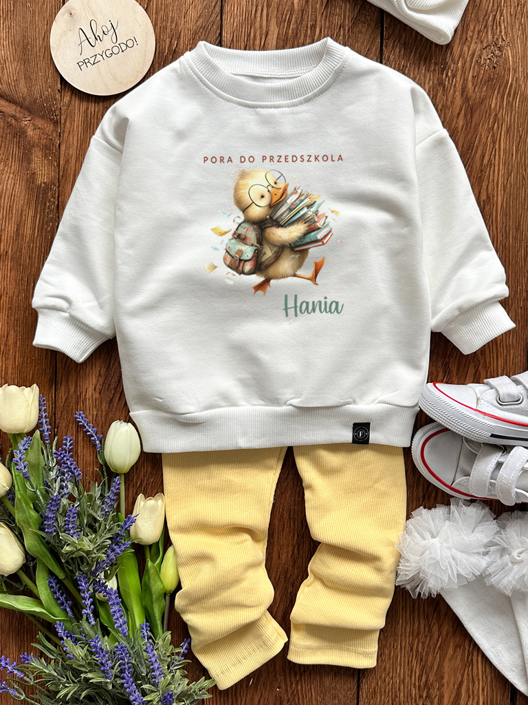 Bluza dziecięca z nadrukiem kaczuszki z zeszytami