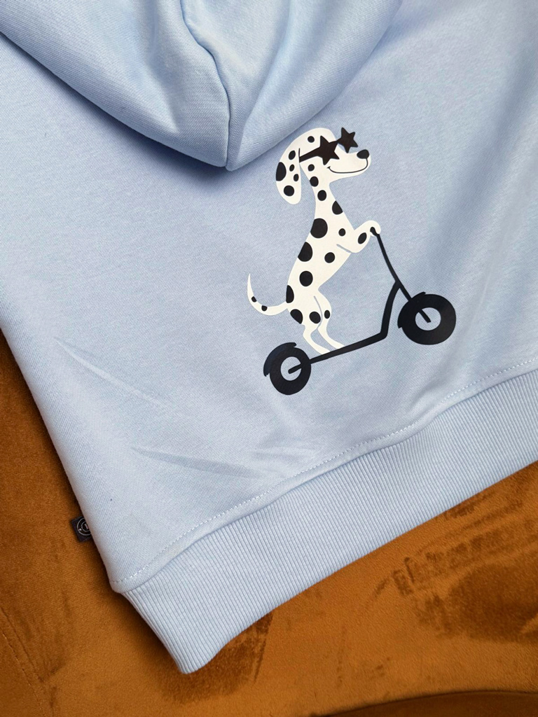 Bluza dziecięca z kapturem dalmatyńczyk na hulajnodze