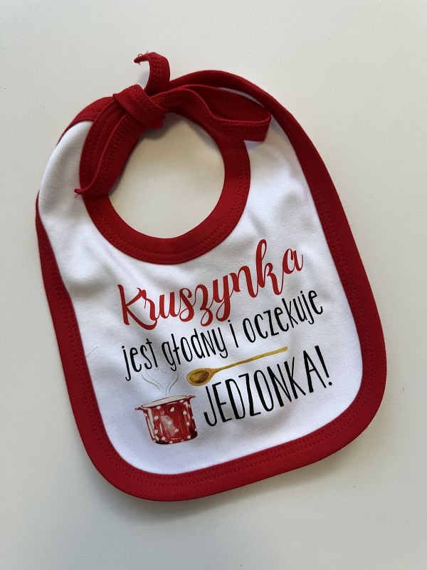 Śliniak biało czerwony Kruszynka jest głodny i oczekuje jedzonka