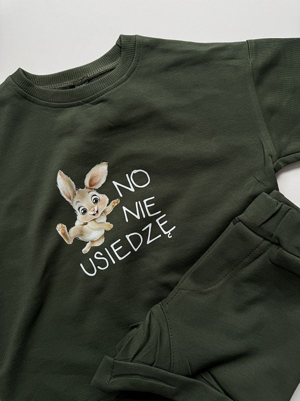 Komplet oliwkowy koszulka + spodenki dresowe no nie usiedzę rozmiar 86