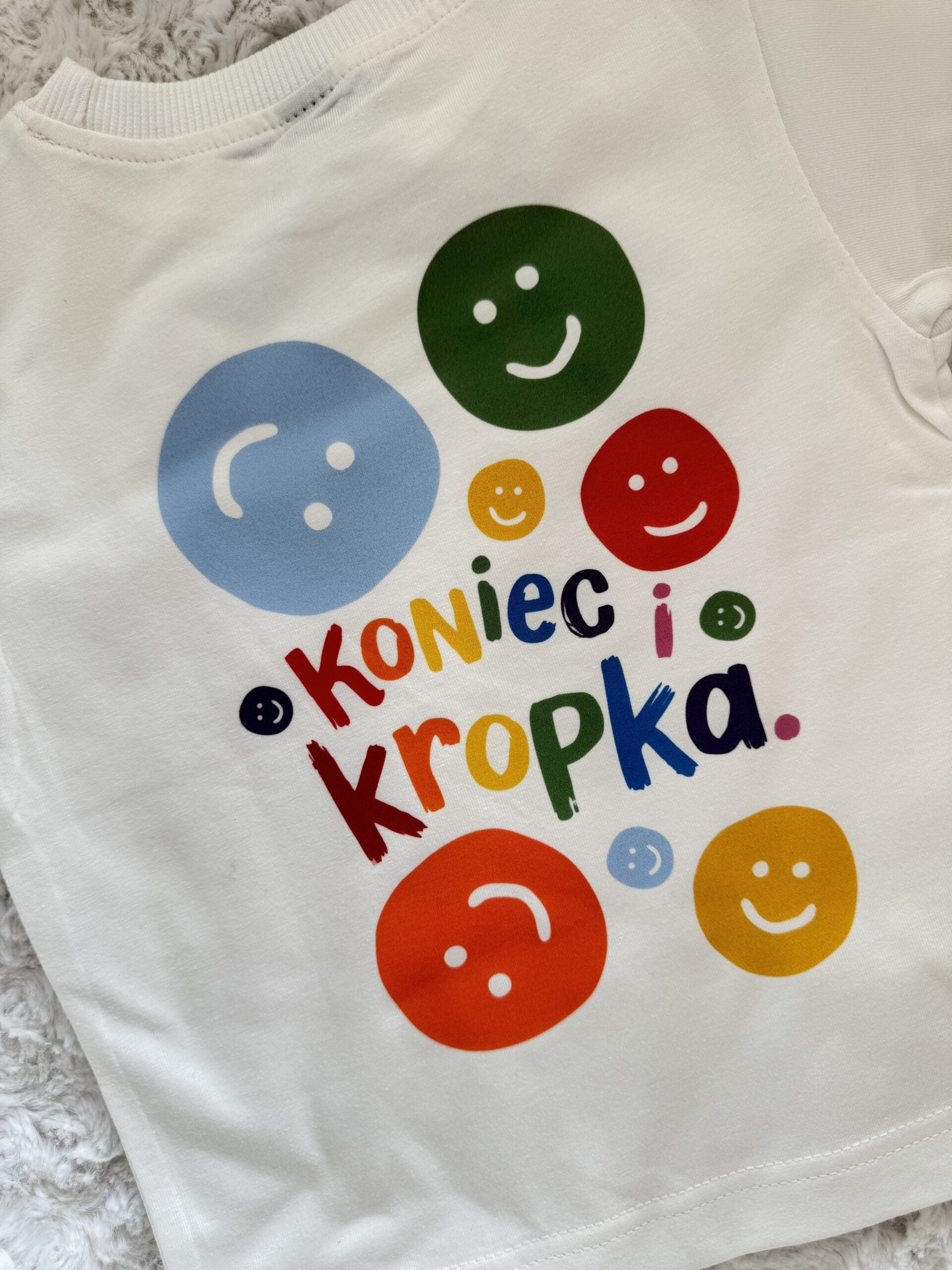 Koszulka biała krótki rękaw koniec i kropka rozmiar 86