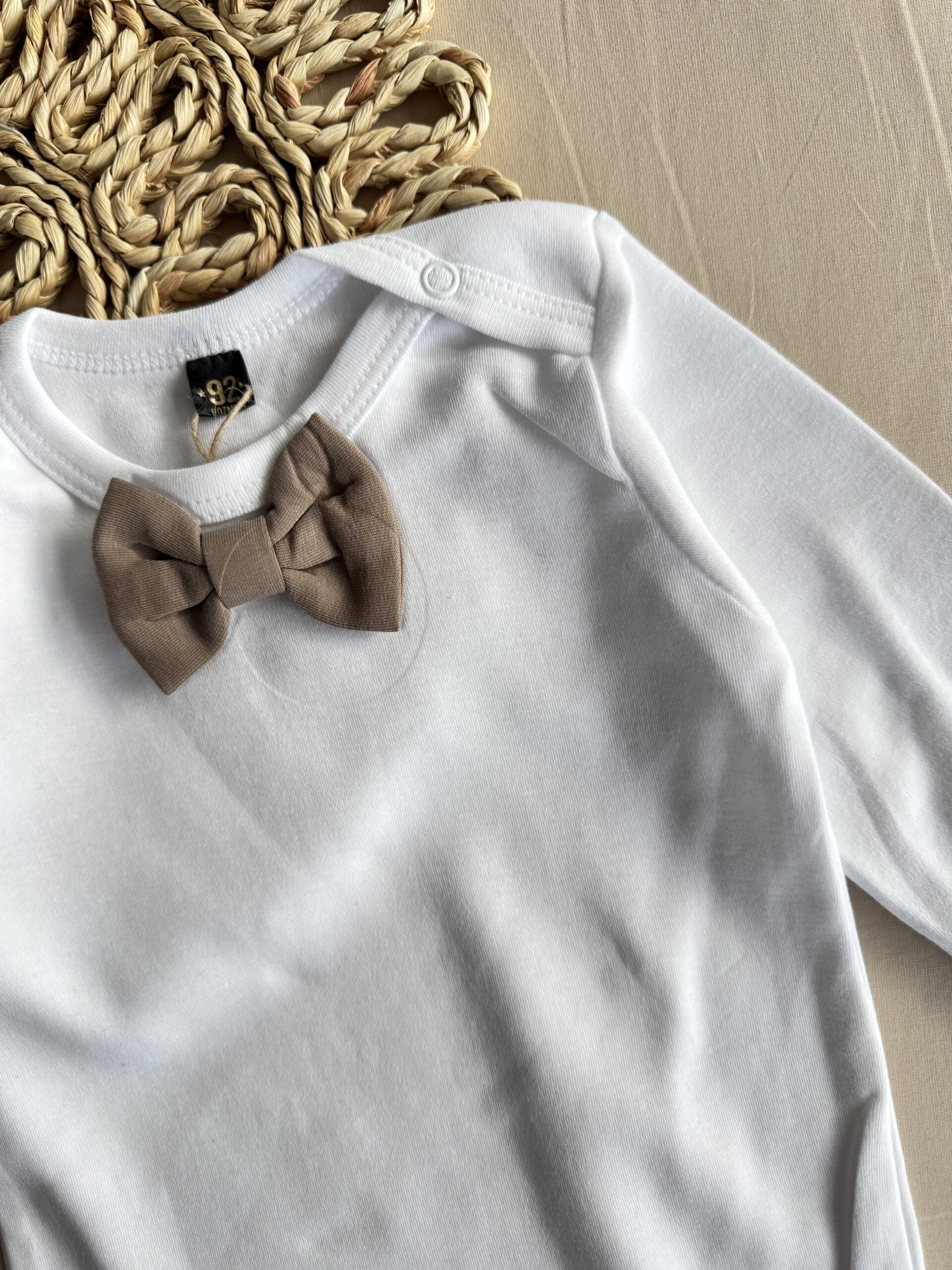 Body białe długi rękaw kawowa mucha rozmiar 92