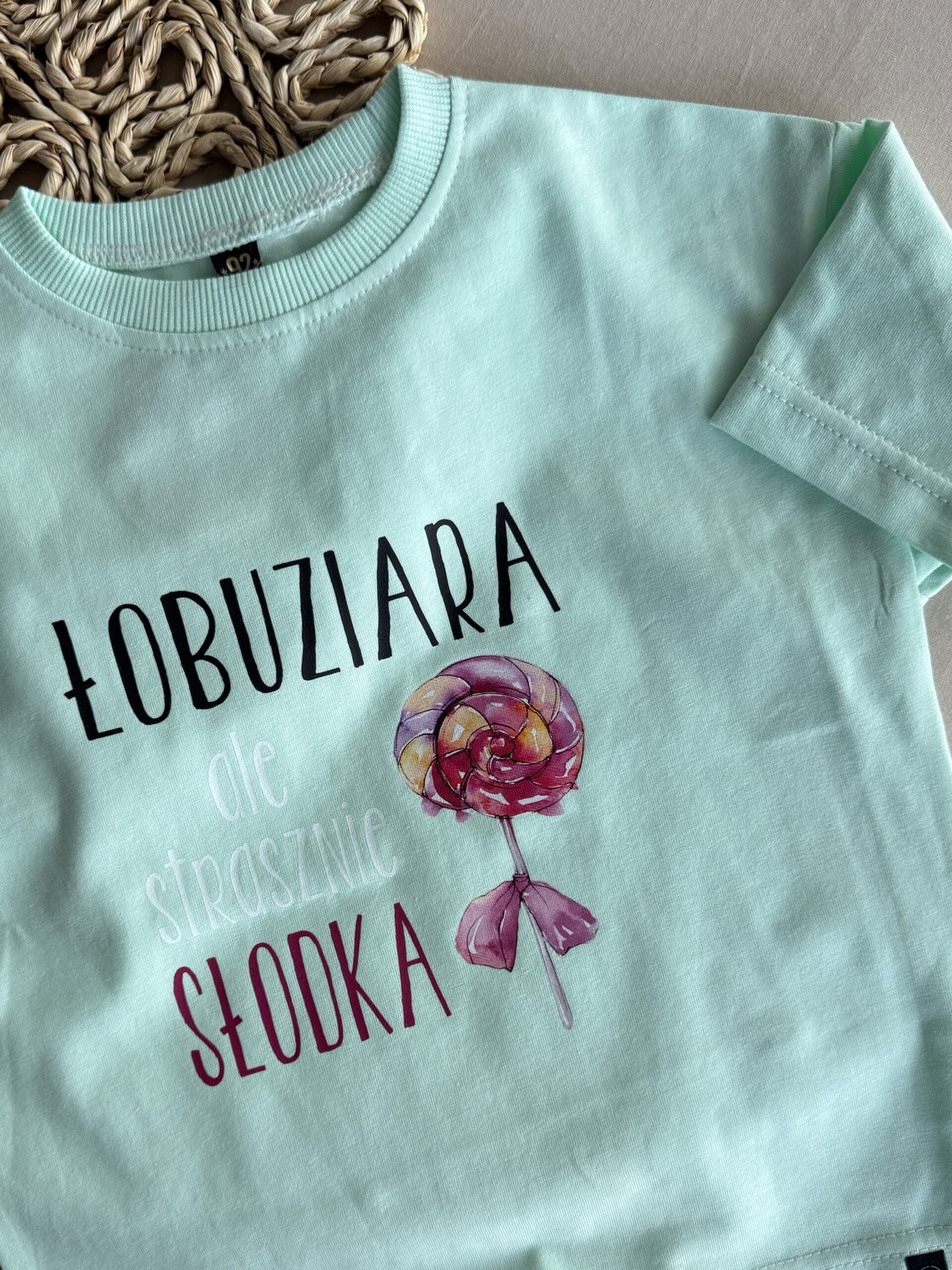 Koszulka miętowa krótki rękaw łobuziara ale strasznie słodka rozmiar 92