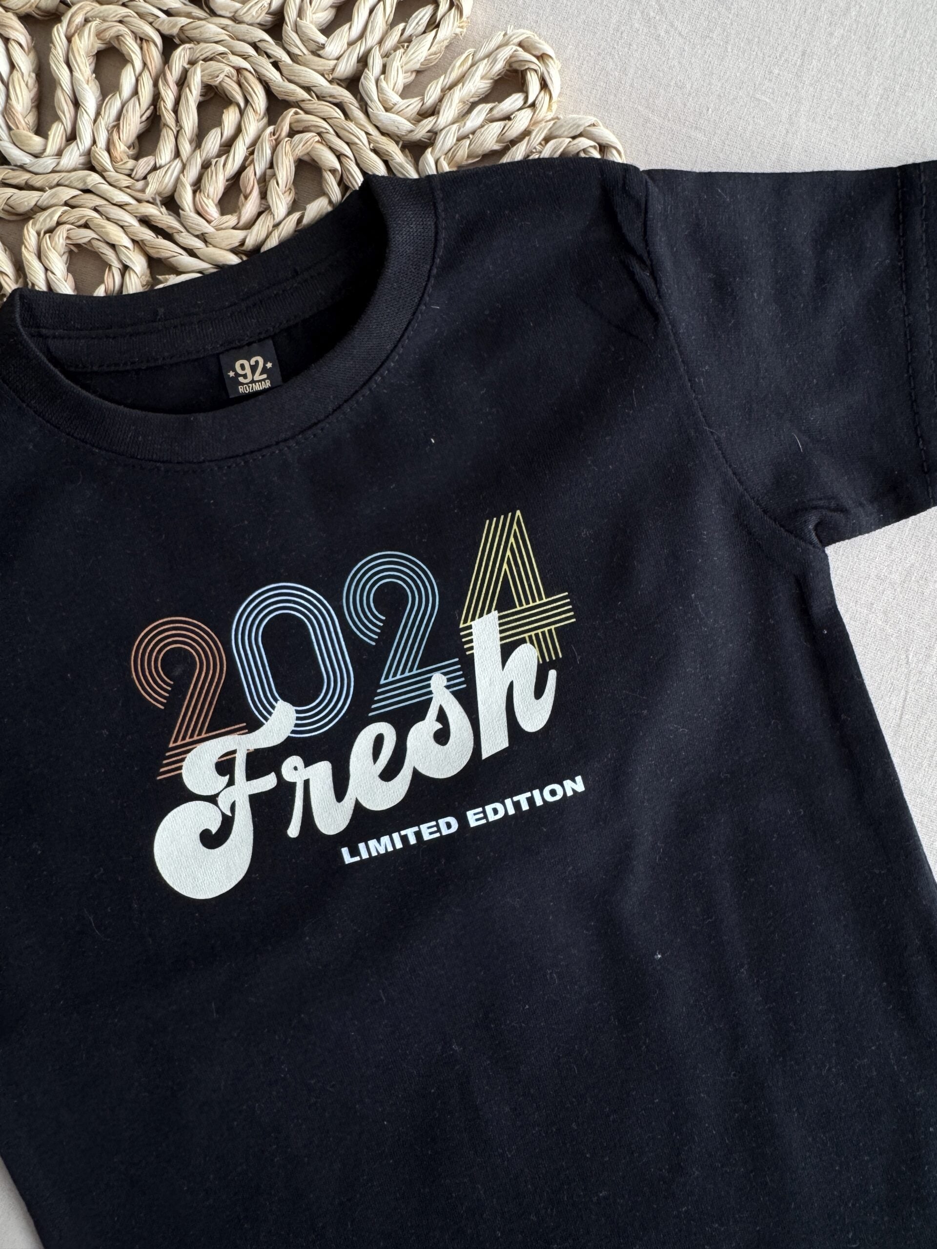 Koszulka czarna krótki rękaw fresh 2024 rozmiar 92