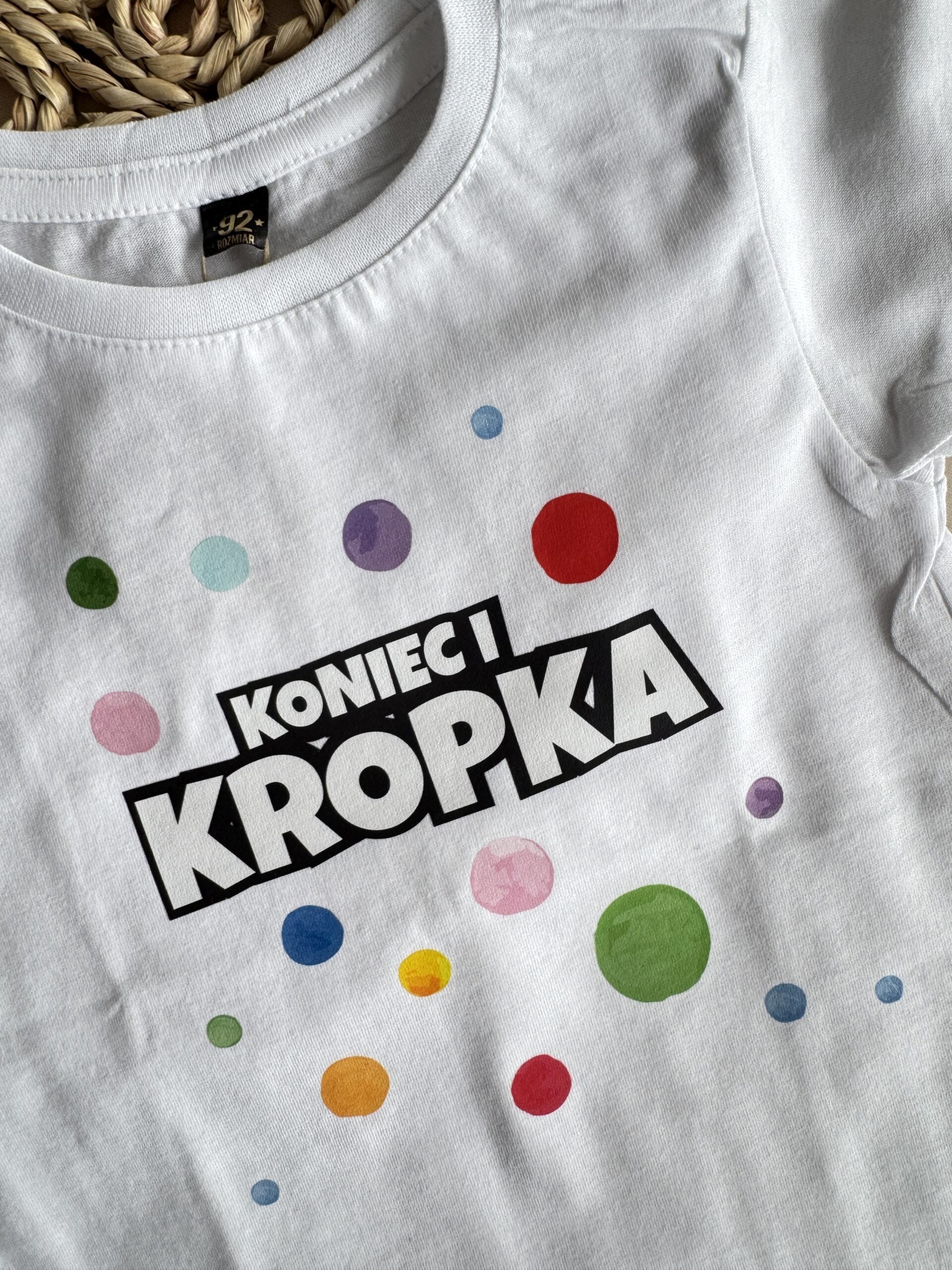 Koszulka biała krótki rękaw koniec i kropka rozmiar 92