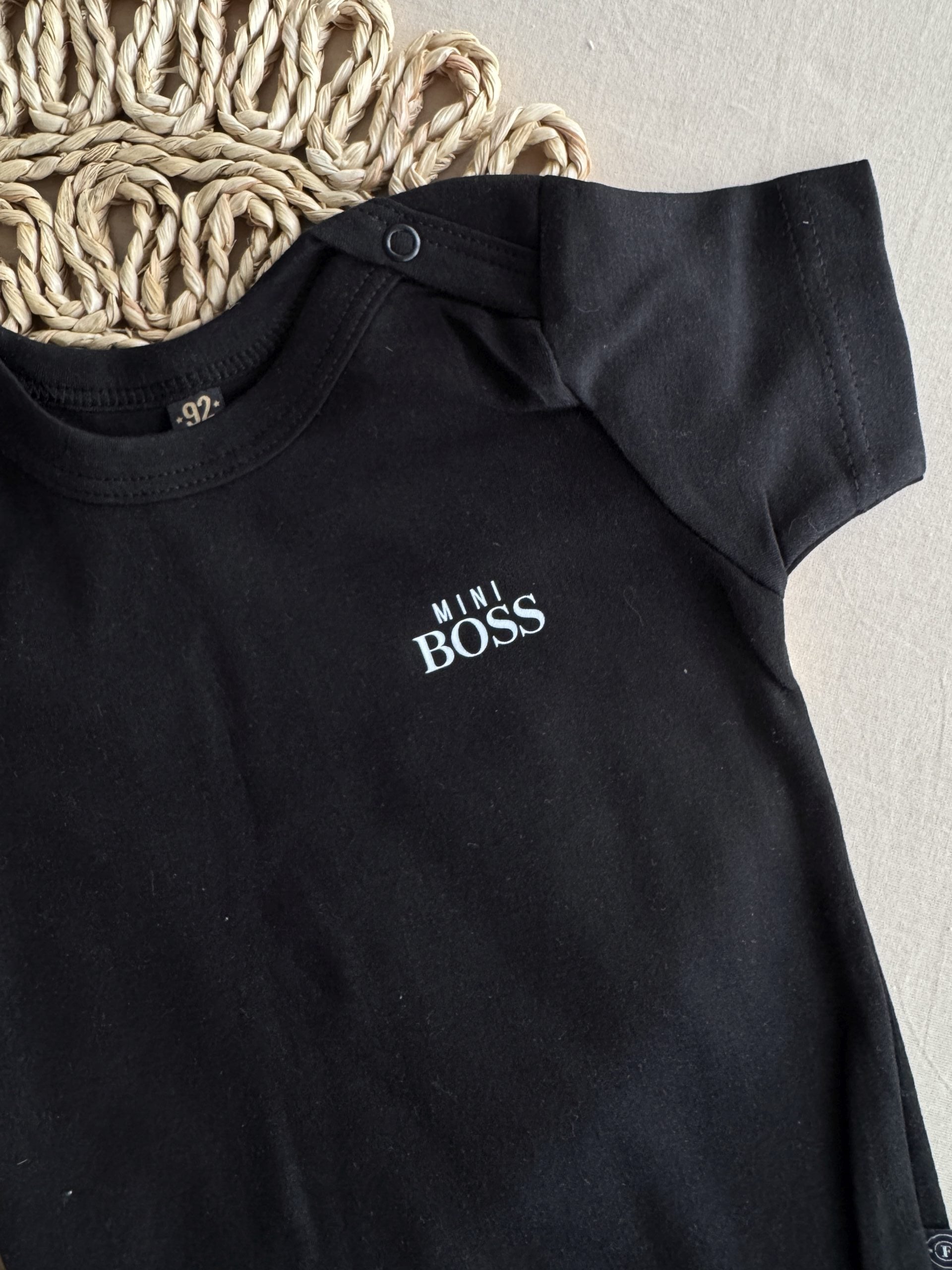 Body czarne krótki rękaw mini boss rozmiar 92
