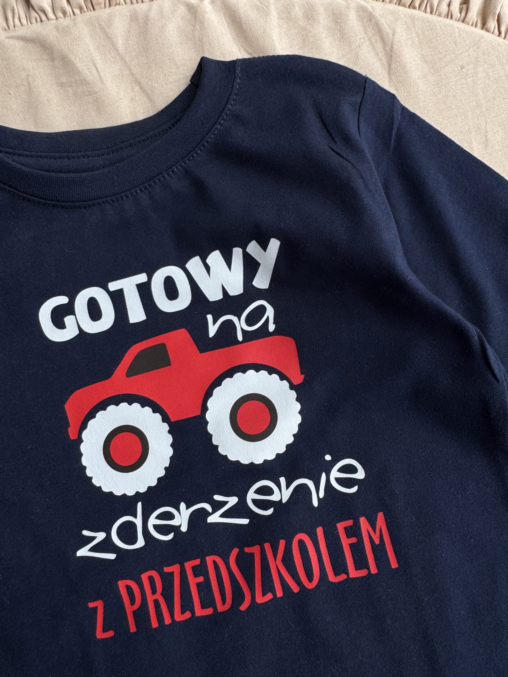 Koszulka granatowa z długim rękawem gotowy na zderzenie z przedszkolem rozmiar 98