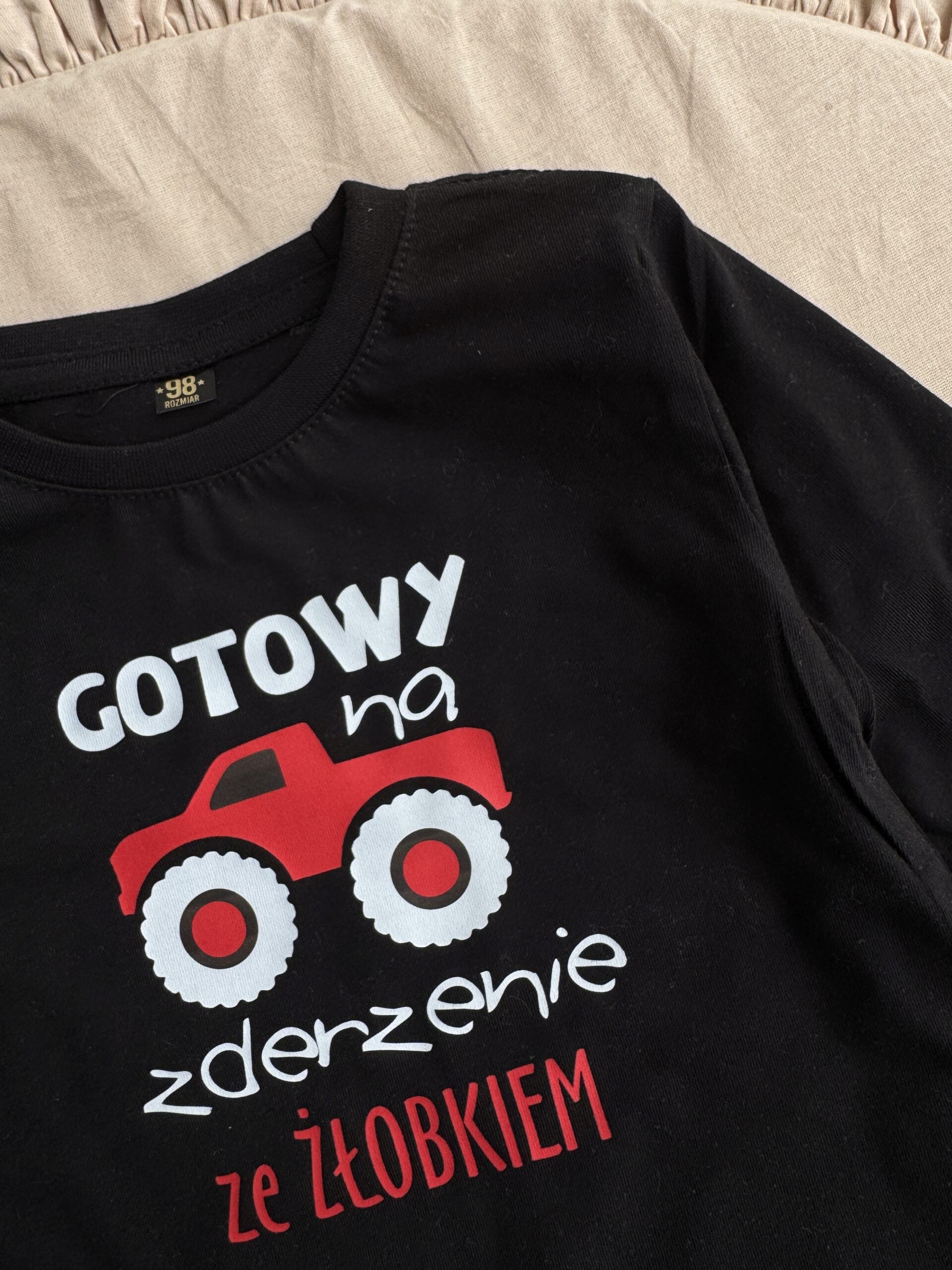 Koszulka czarna z długim rękawem gotowy na zderzenie ze żłobkiem rozmiar 98