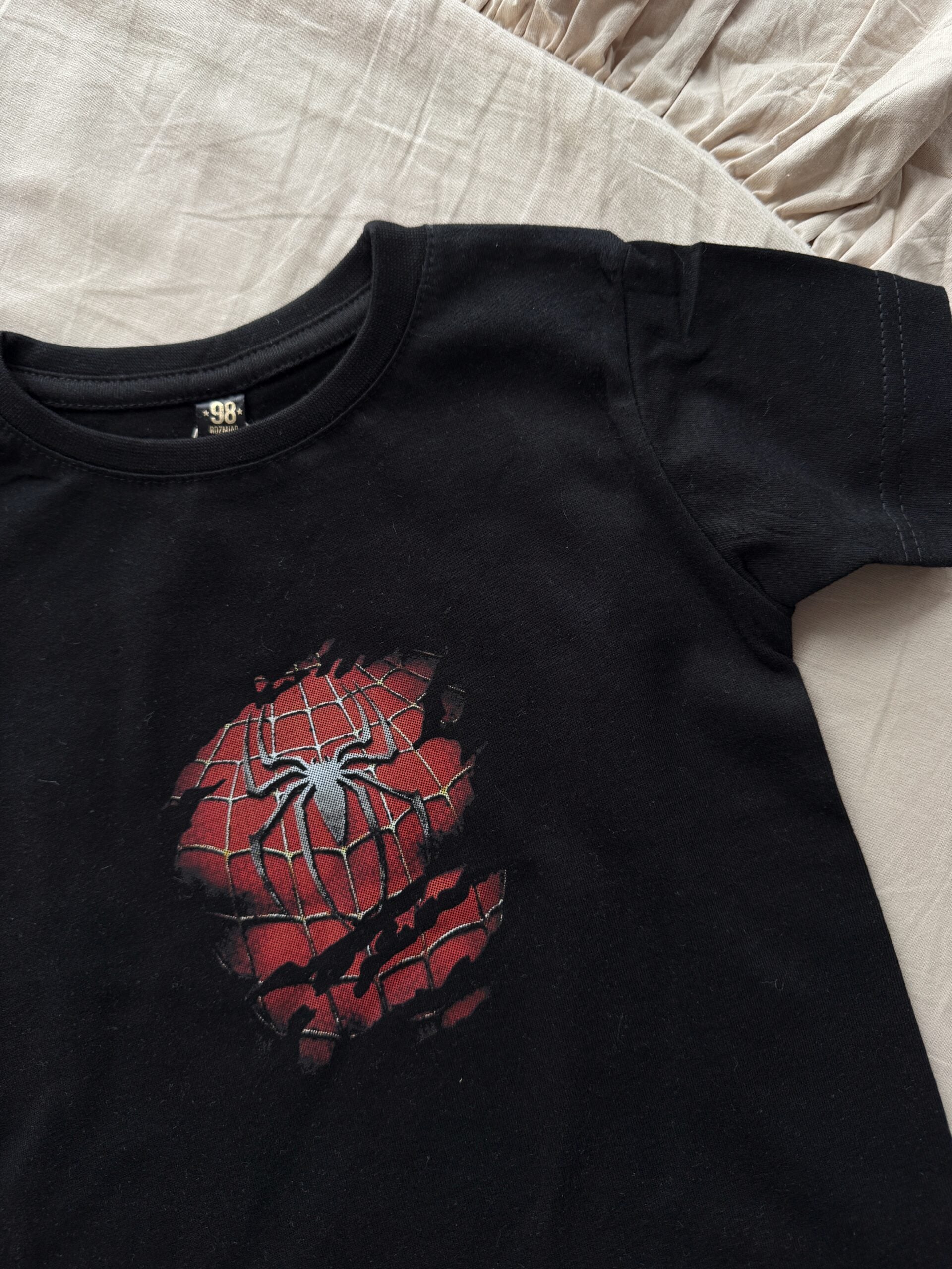 Koszulka czarna z krótkim rękawem spiderman rozmiar 98
