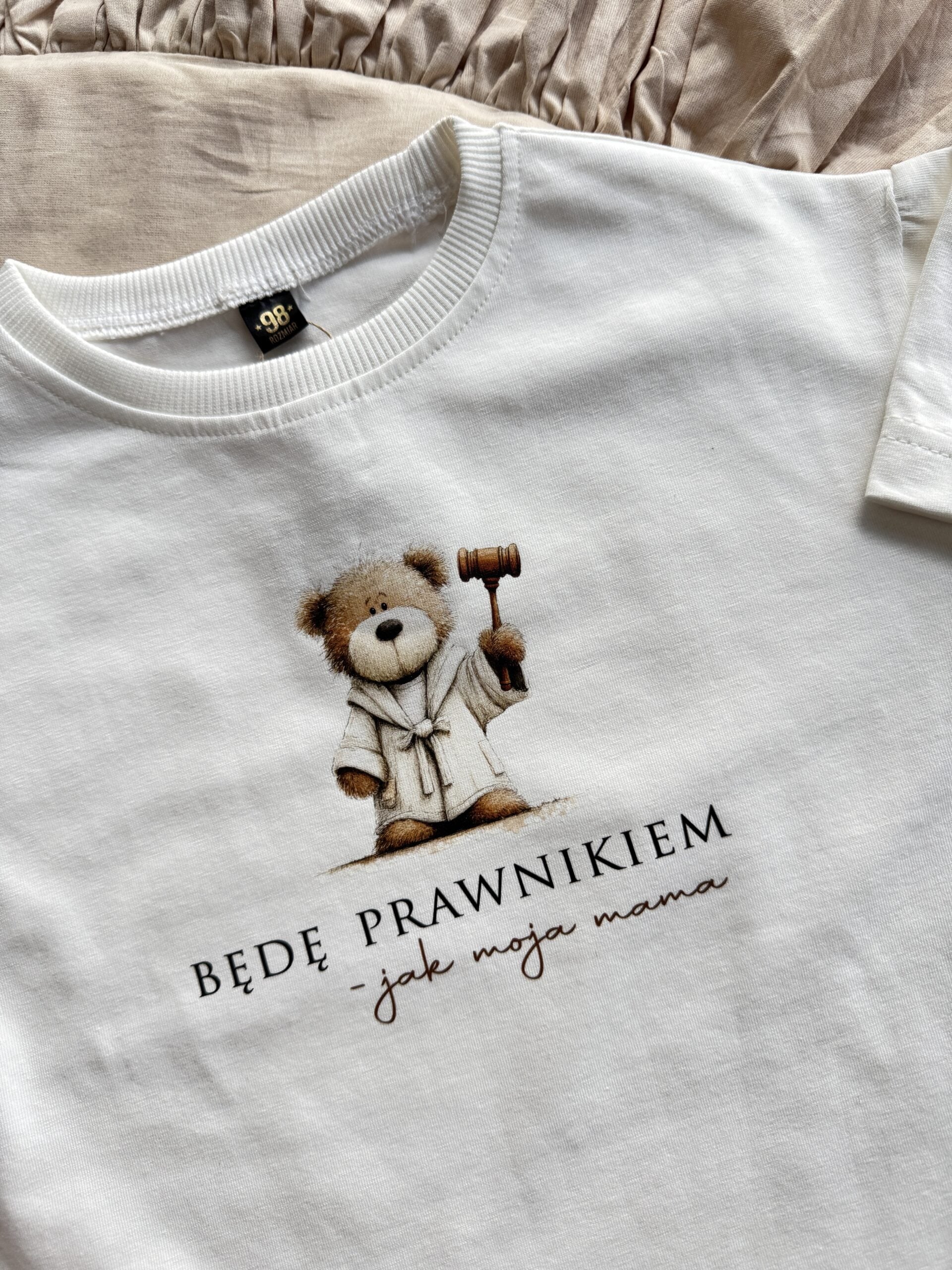 Koszulka ecru z krótkim rękawem będę prawnikiem jak moja mama rozmiar 98