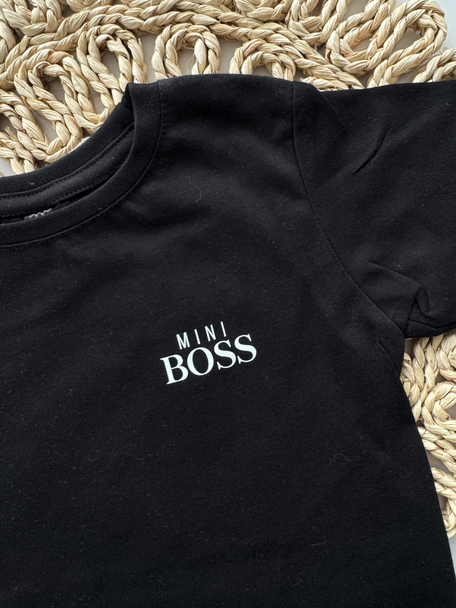 Koszulka czarna z krótkim rękawem mini boss rozmiar 104