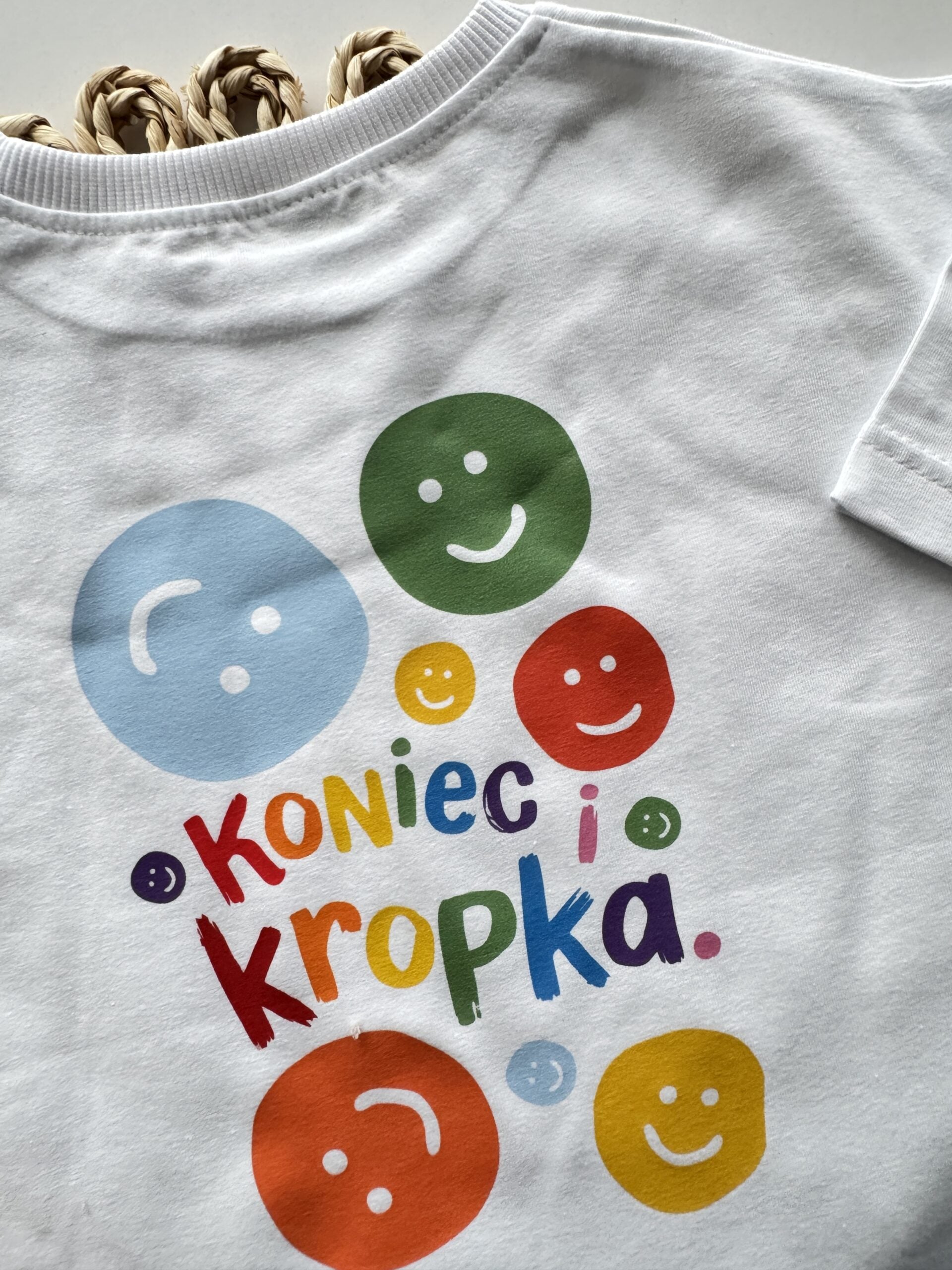 Koszulka biała z krótkim rękawem koniec kropka rozmiar 104