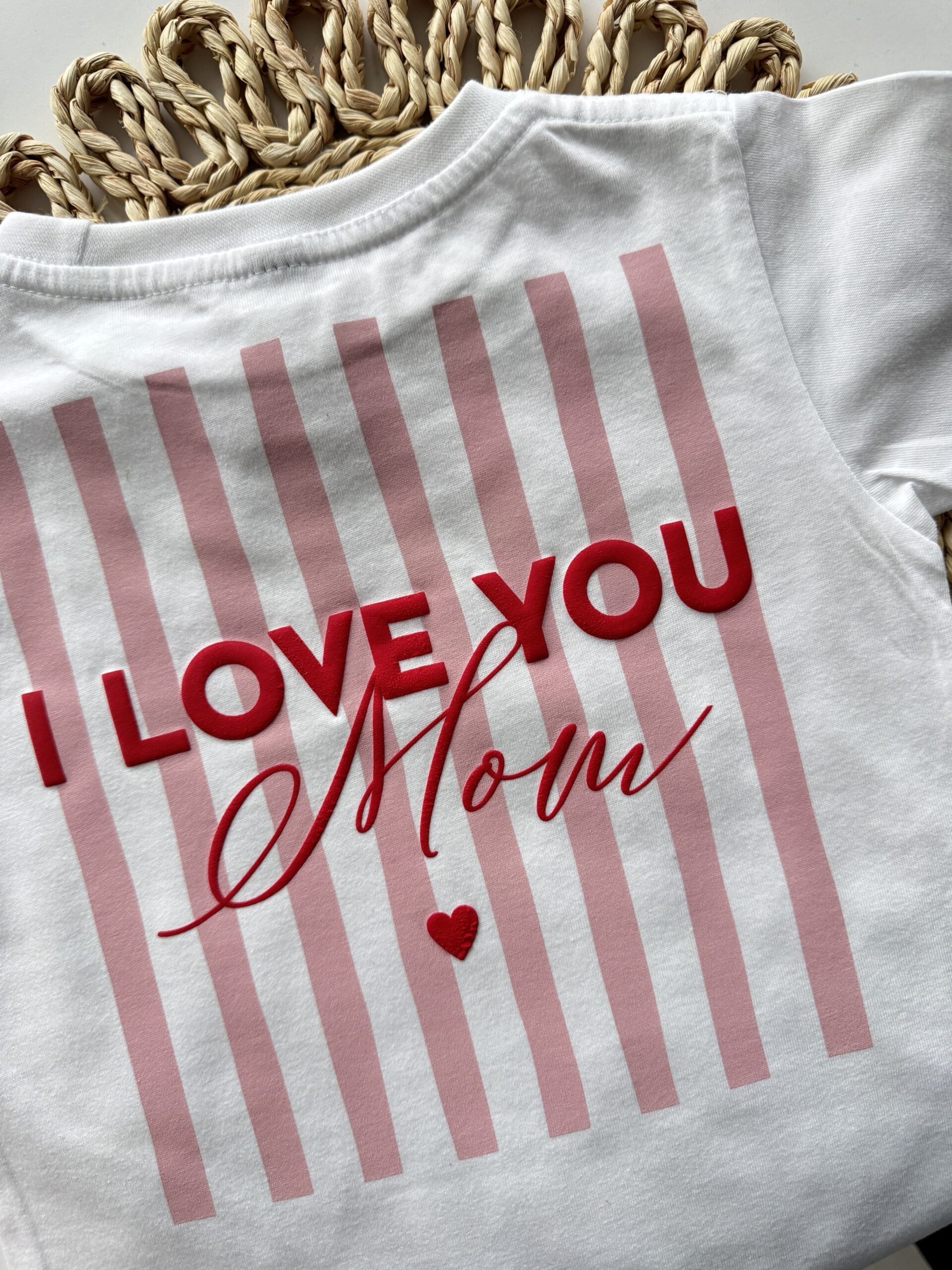 Koszulka biała z krótkim rękawem I love you mom rozmiar 104