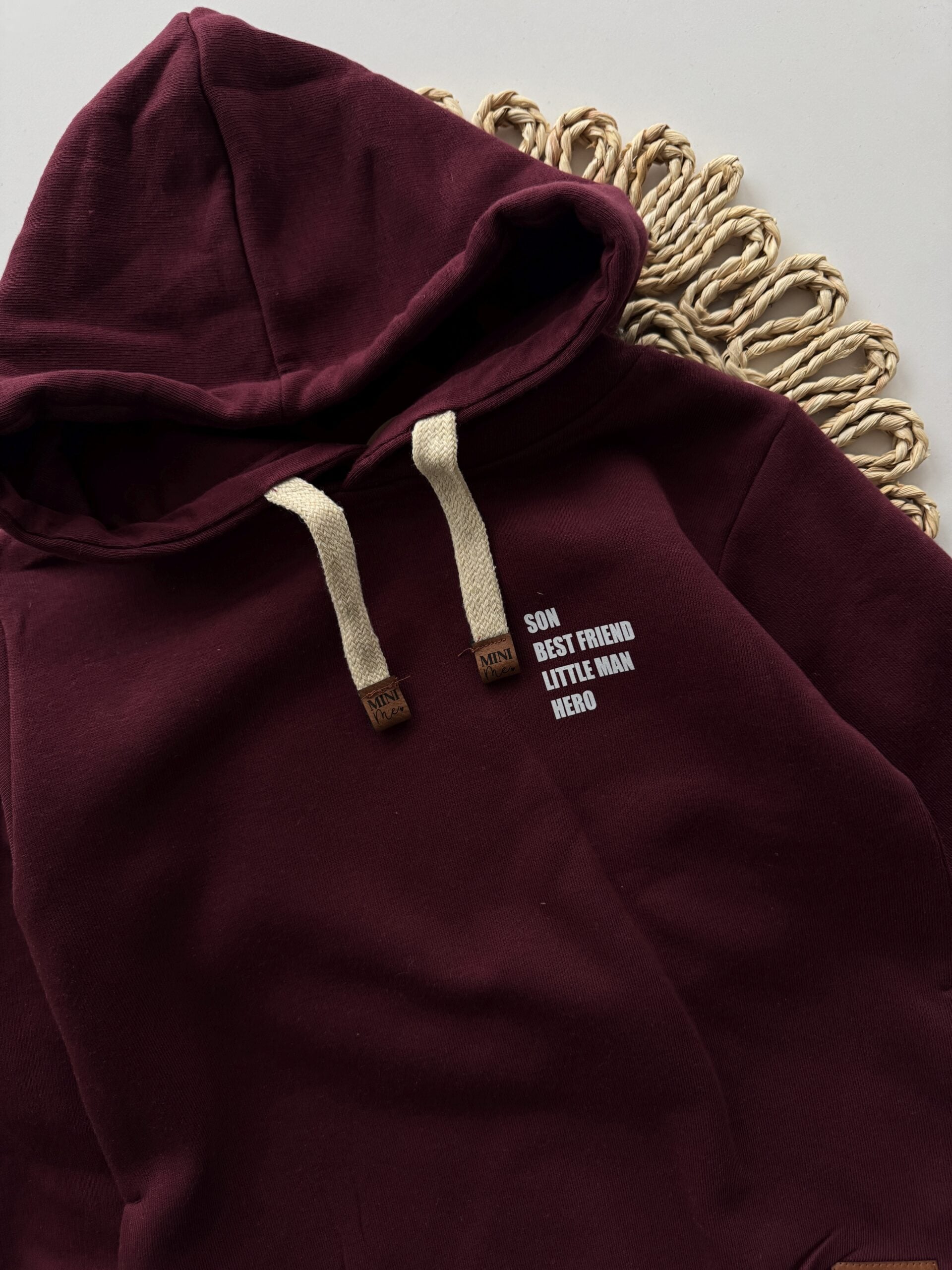 Bluza bordowa z kapturem son-hero rozmiar 104