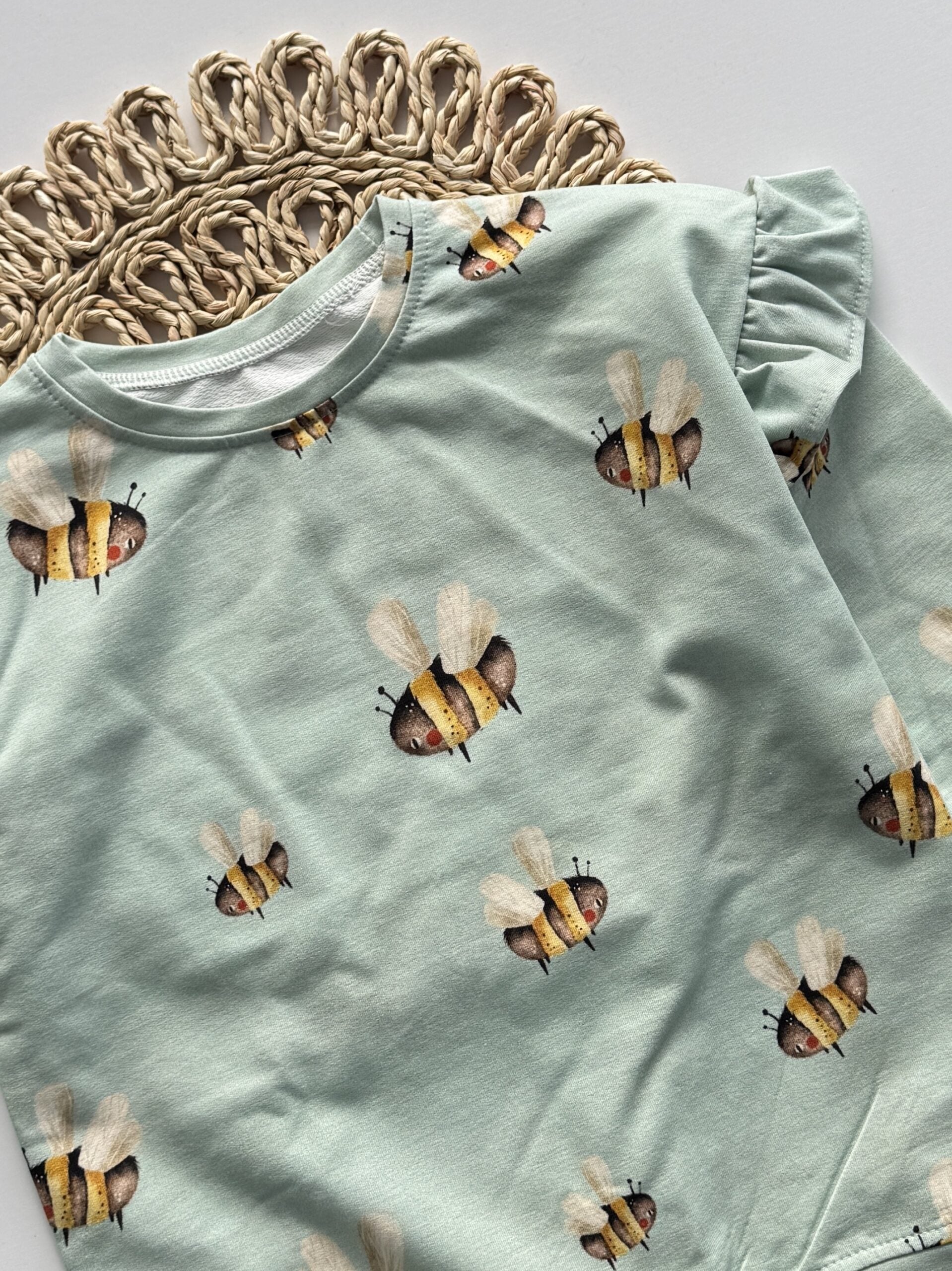 Bluza print pszczółki rozmiar 110
