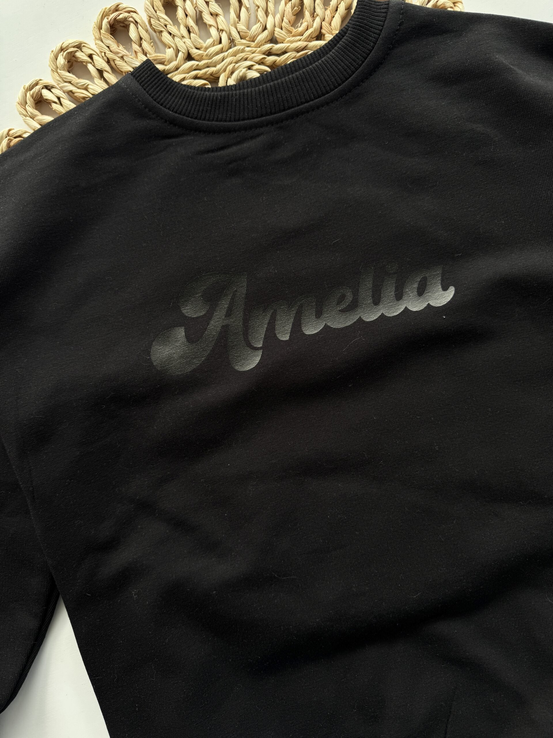 Bluza czarna z imieniem Amelia rozmiar 110