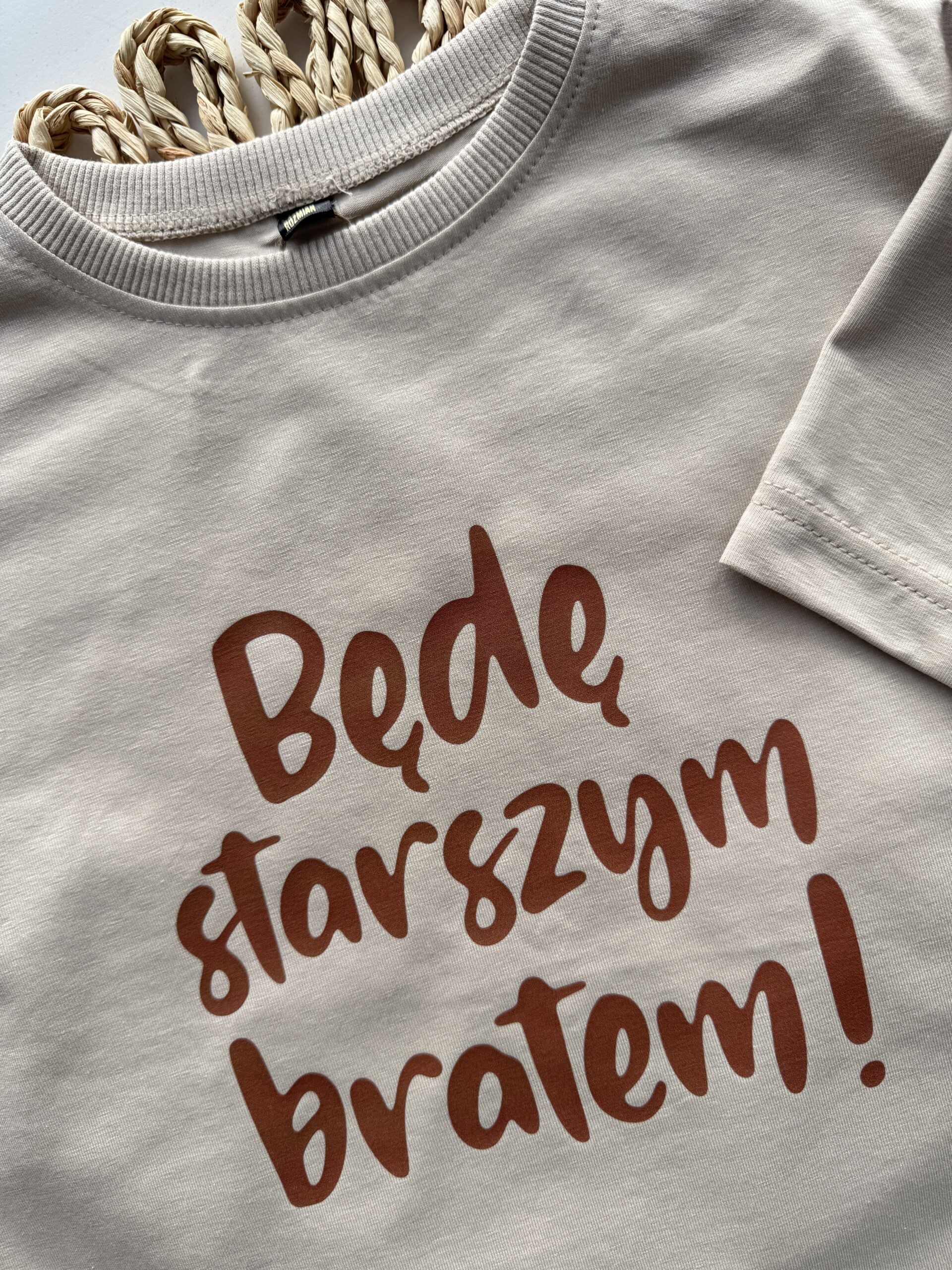 Koszulka beżowa z krótkim rękawem będę starszym bratem rozmiar 110